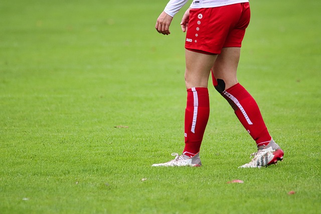 接触引发的 接触引发的